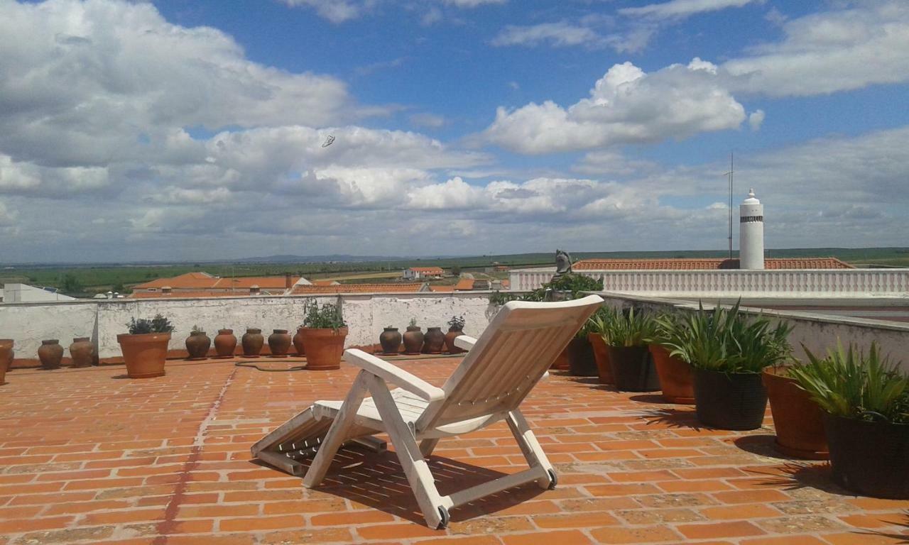 Patio Das Flores Bed and Breakfast Ferreira Do Alentejo Exterior foto